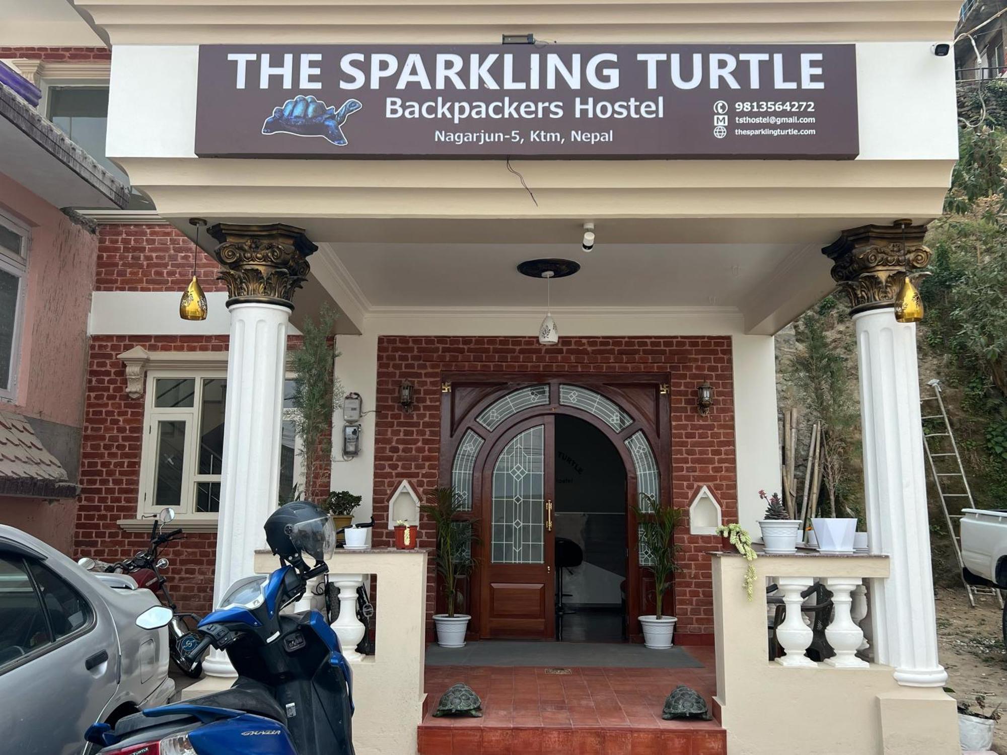 The Sparkling Turtle Backpackers Hostel Kathmandu Buitenkant foto